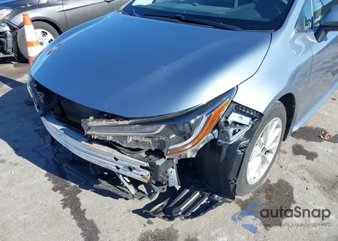 2020 Toyota Corolla Le z USA, uszkodzony, nr VIN JTDVPRAE9LJ093633